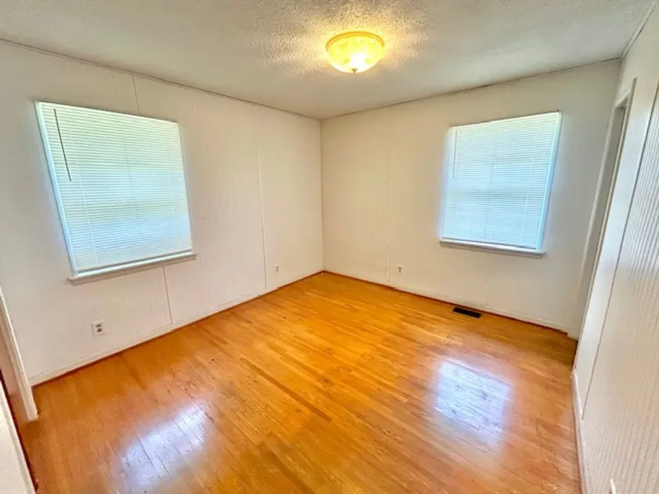 3 Bed 2 Bath Modern Contemporary Residence in Huntsville, AL - 4
