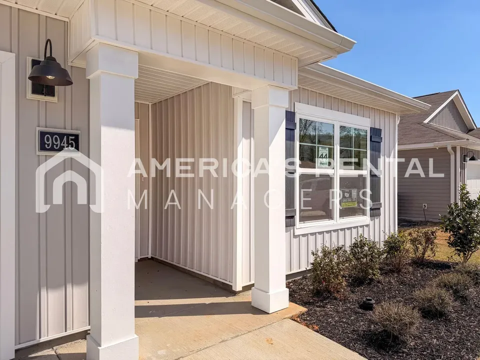 3 Bed 2 Bath Modern Contemporary Residence in Huntsville, AL - 5
