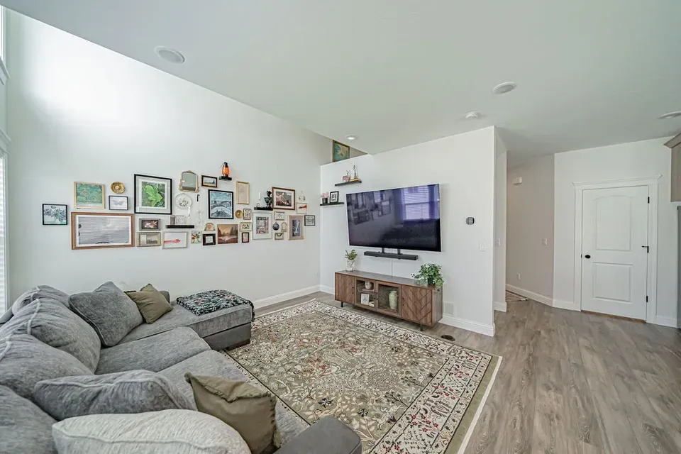 3 Bed 2 Bath Modern Contemporary Residence in Idaho Falls, ID - 2