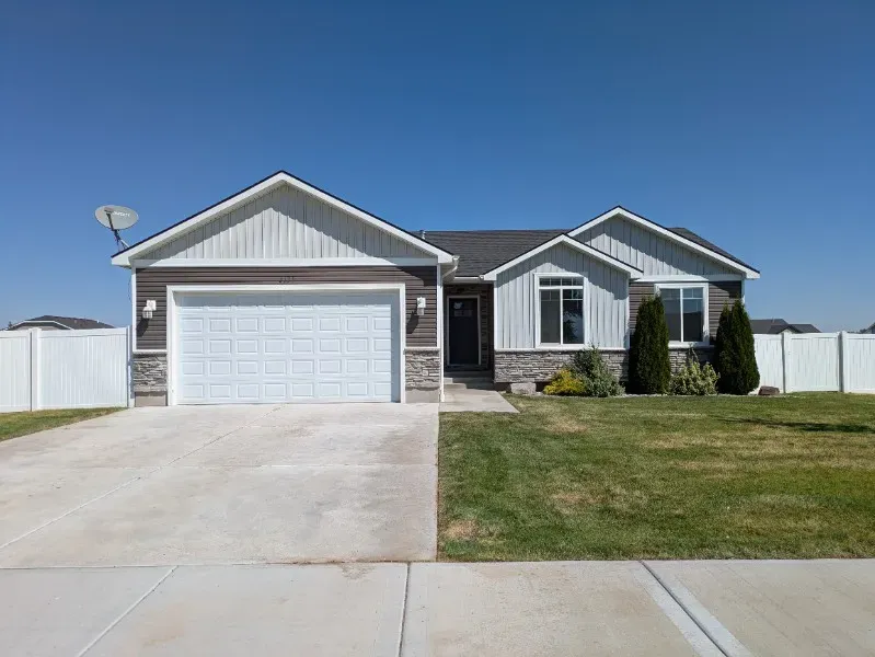 3 Bed 2 Bath Modern Contemporary Residence in Idaho Falls, ID - 1