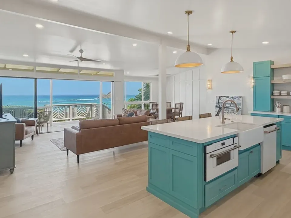 3 Bed 2 Bath Modern Contemporary Residence in Kailua, HI