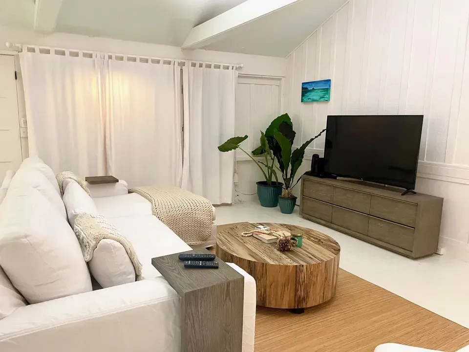 3 Bed 2 Bath Modern Contemporary Residence in Kailua, HI - 2