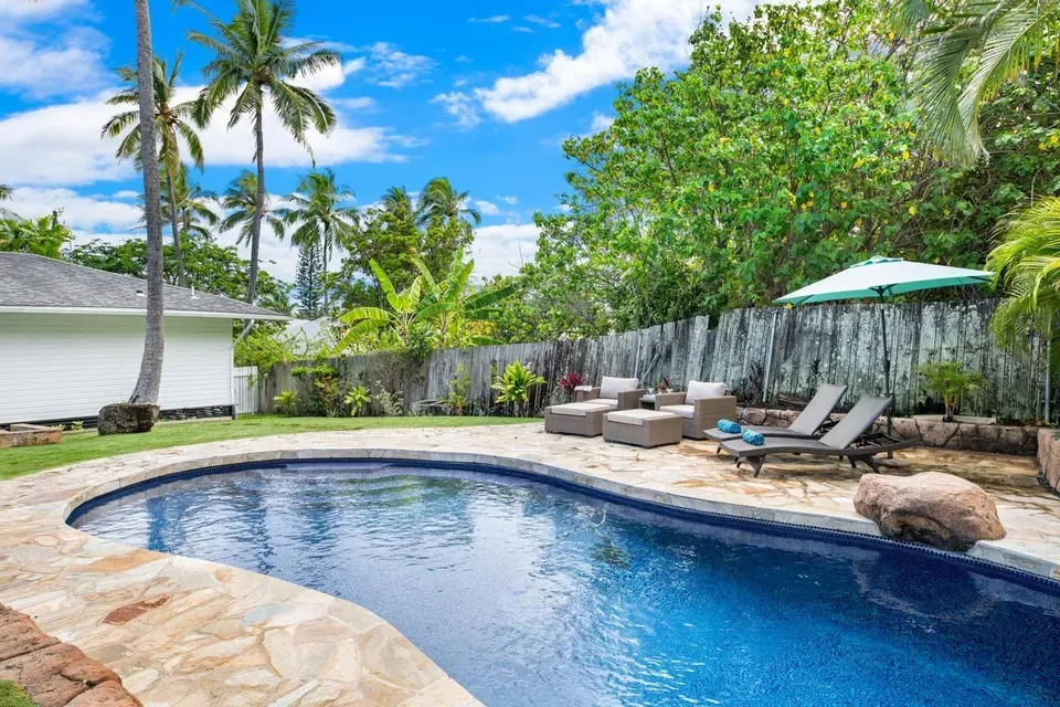 3 Bed 2 Bath Modern Contemporary Residence in Kailua, HI