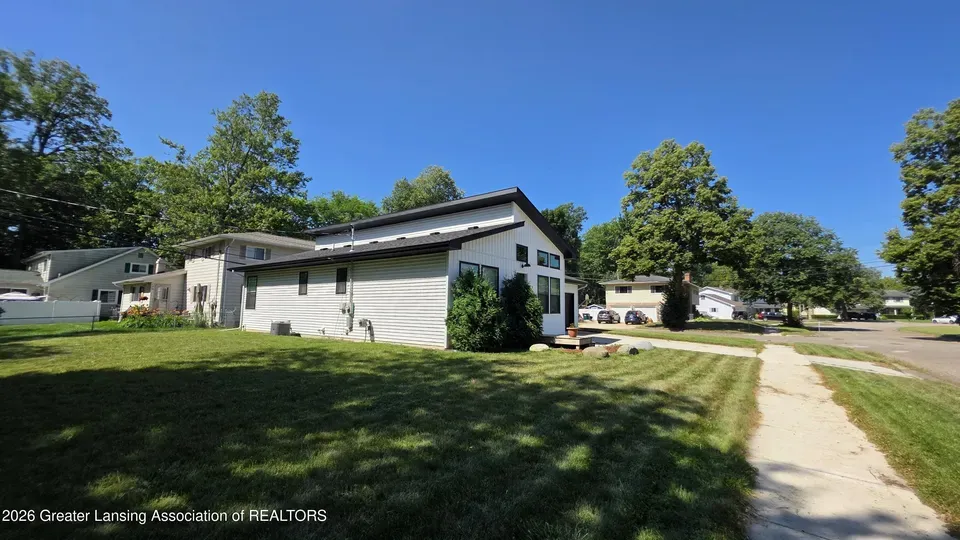 3 Bed 2 Bath Modern Contemporary Residence in Lansing, MI - 3