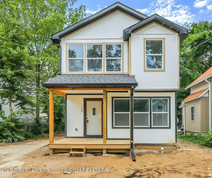 3 Bed 2 Bath Modern Contemporary Residence in Lansing, MI