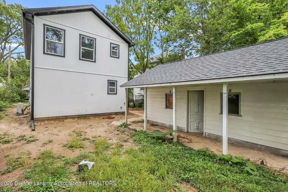 3 Bed 2 Bath Modern Contemporary Residence in Lansing, MI - 3