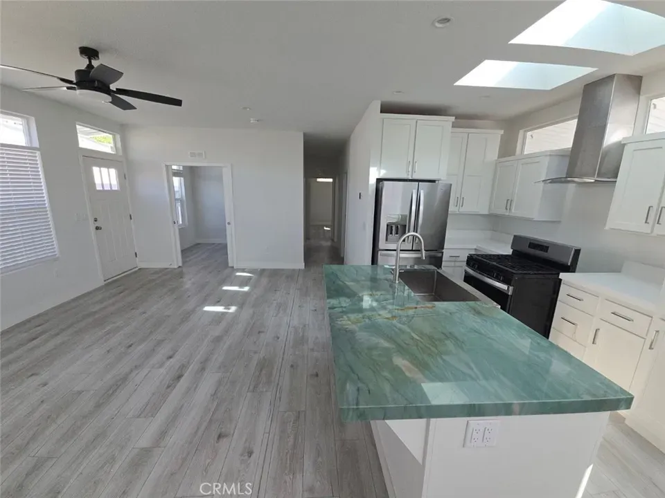 3 Bed 2 Bath Modern Contemporary Residence in Los Angeles, CA - 1