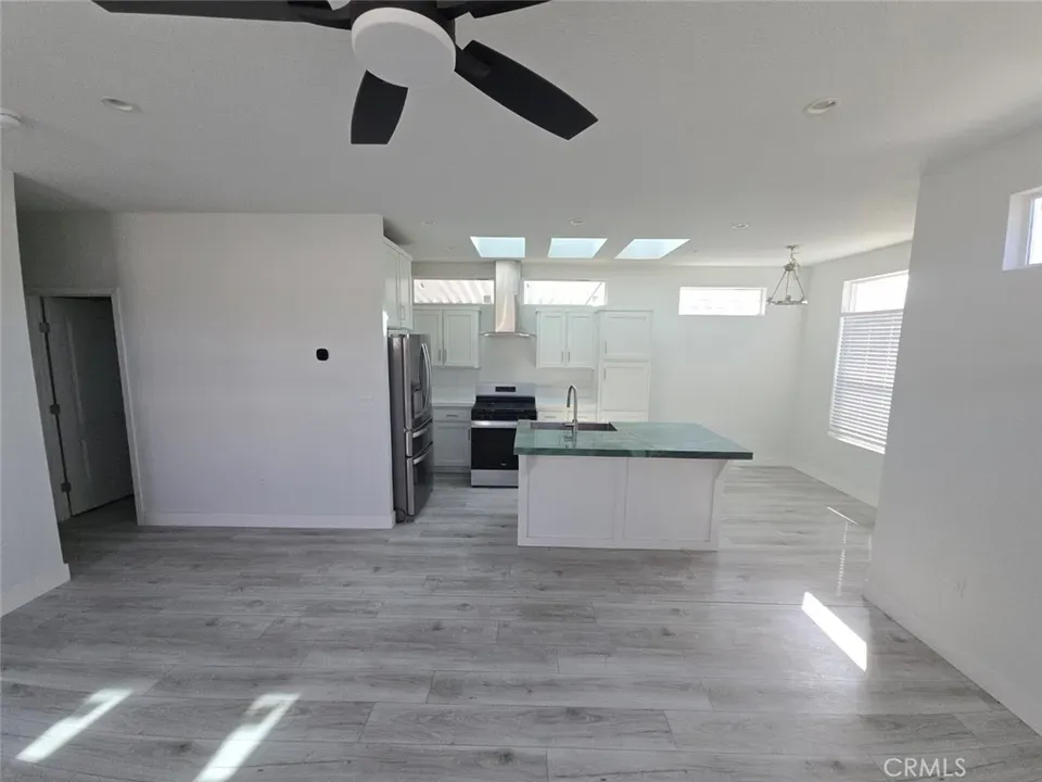 3 Bed 2 Bath Modern Contemporary Residence in Los Angeles, CA - 2