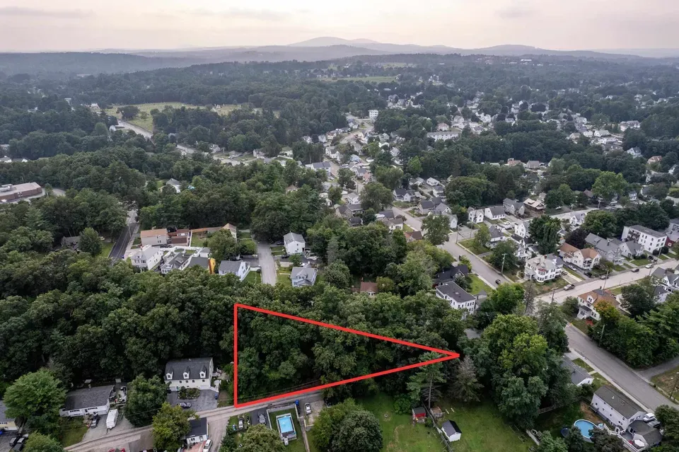 3 Bed 2 Bath Modern Contemporary Residence in Manchester, NH - 2