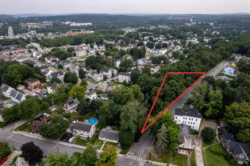 3 Bed 2 Bath Modern Contemporary Residence in Manchester, NH - 3
