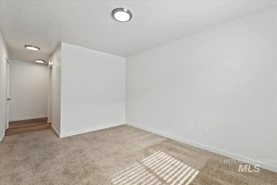 3 Bed 2 Bath Modern Contemporary Residence in Meridian, ID - 3