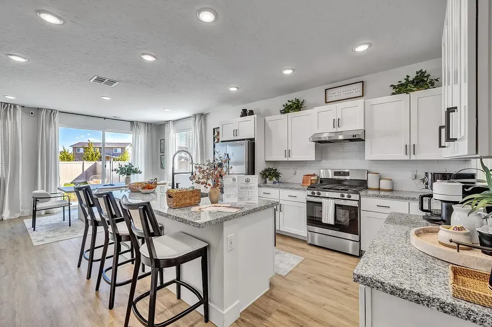 3 Bed 2 Bath Modern Contemporary Residence in Meridian, ID - 4