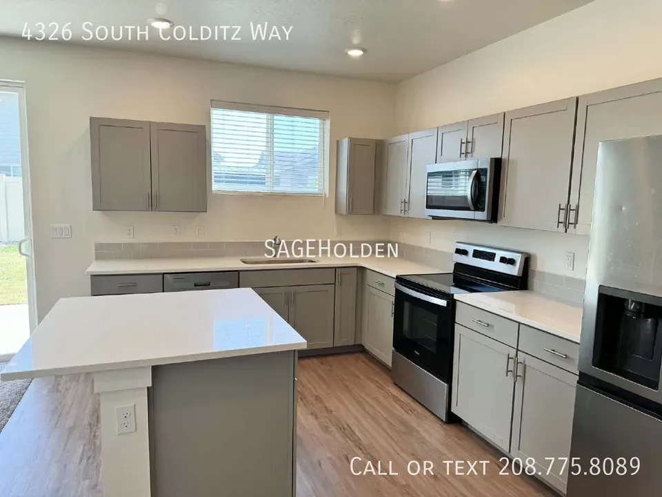3 Bed 2 Bath Modern Contemporary Residence in Meridian, ID - 4