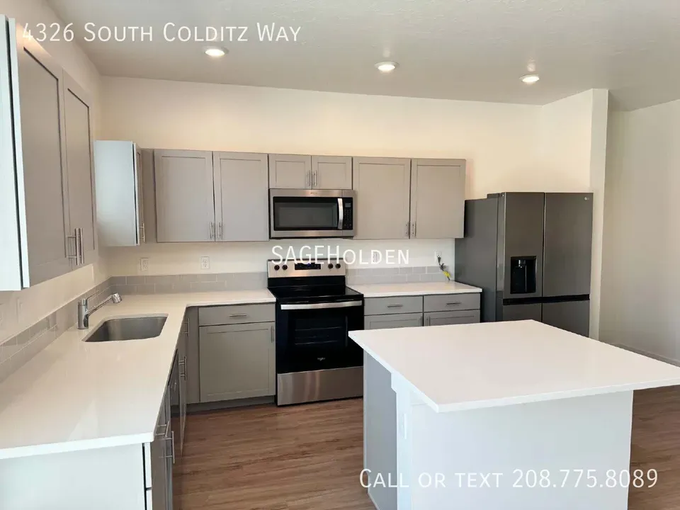 3 Bed 2 Bath Modern Contemporary Residence in Meridian, ID - 5