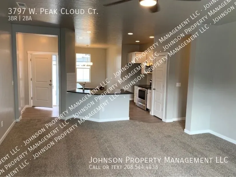 3 Bed 2 Bath Modern Contemporary Residence in Meridian, ID - 4
