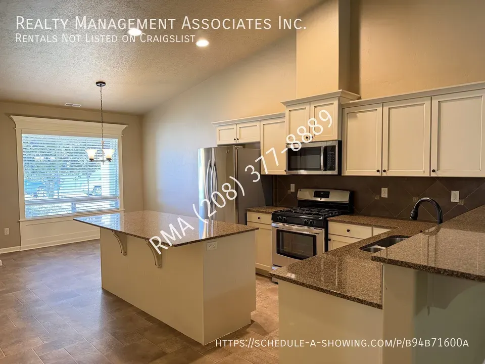 3 Bed 2 Bath Modern Contemporary Residence in Meridian, ID - 5