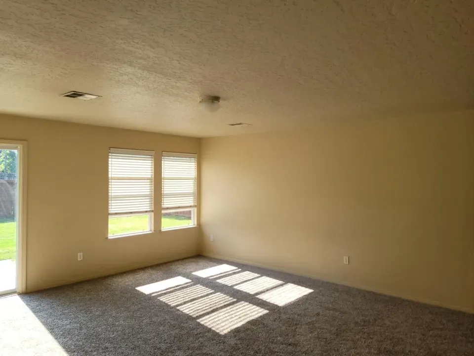 3 Bed 2 Bath Modern Contemporary Residence in Meridian, ID - 3