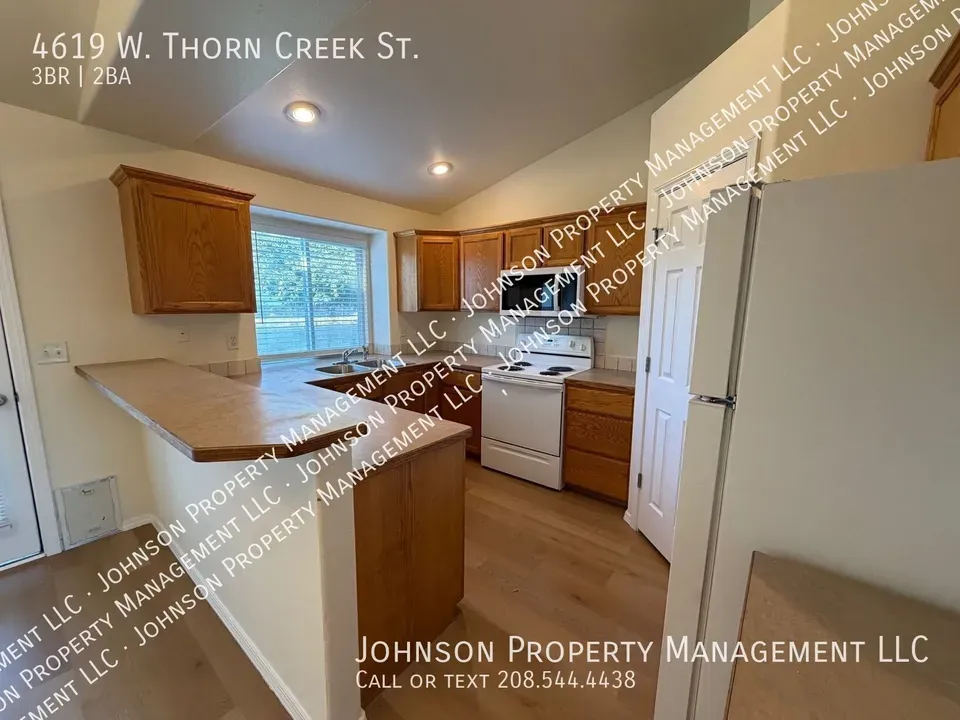 3 Bed 2 Bath Modern Contemporary Residence in Meridian, ID - 3
