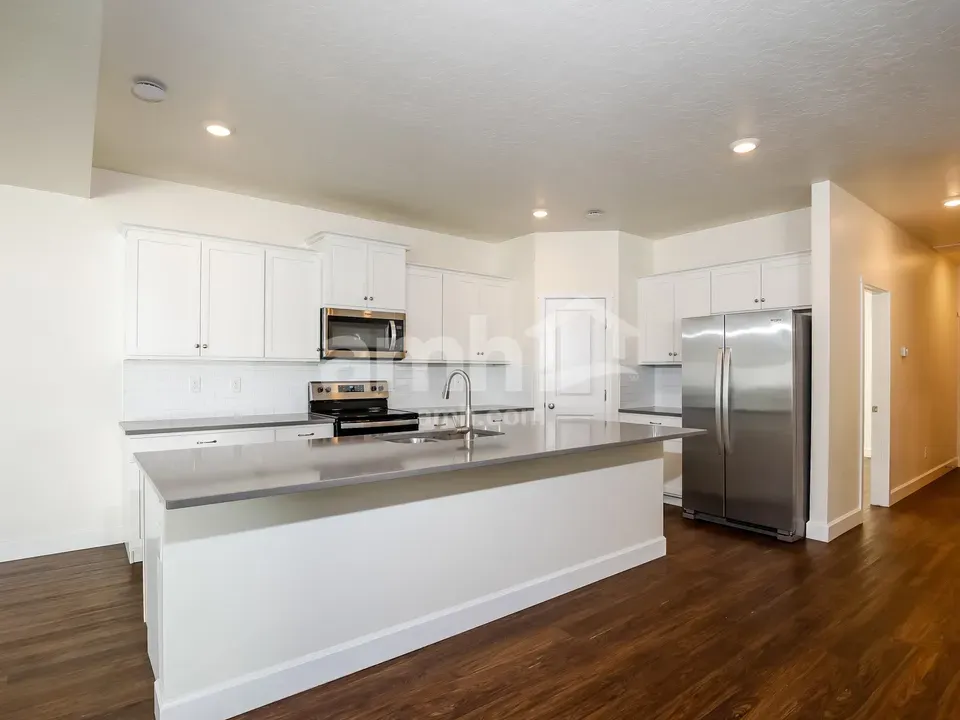 3 Bed 2 Bath Modern Contemporary Residence in Meridian, ID - 3