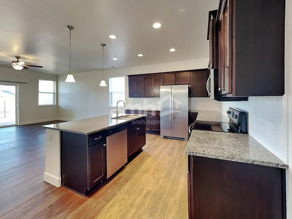 3 Bed 2 Bath Modern Contemporary Residence in Meridian, ID - 3