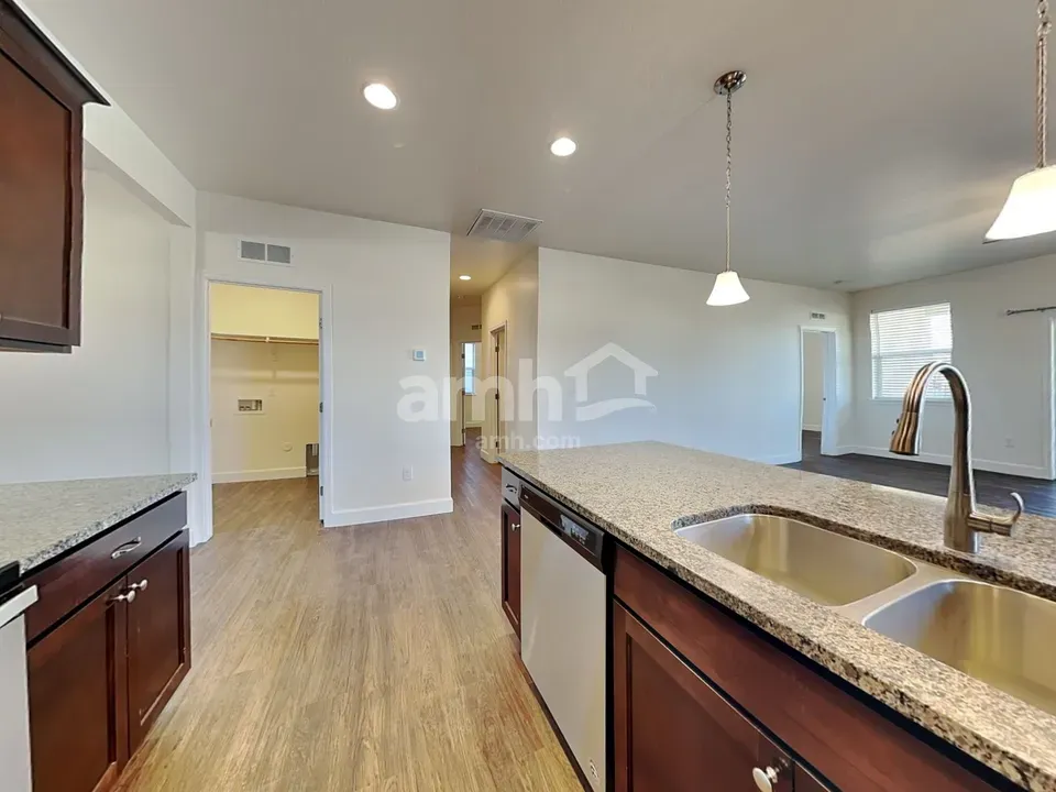 3 Bed 2 Bath Modern Contemporary Residence in Meridian, ID - 4
