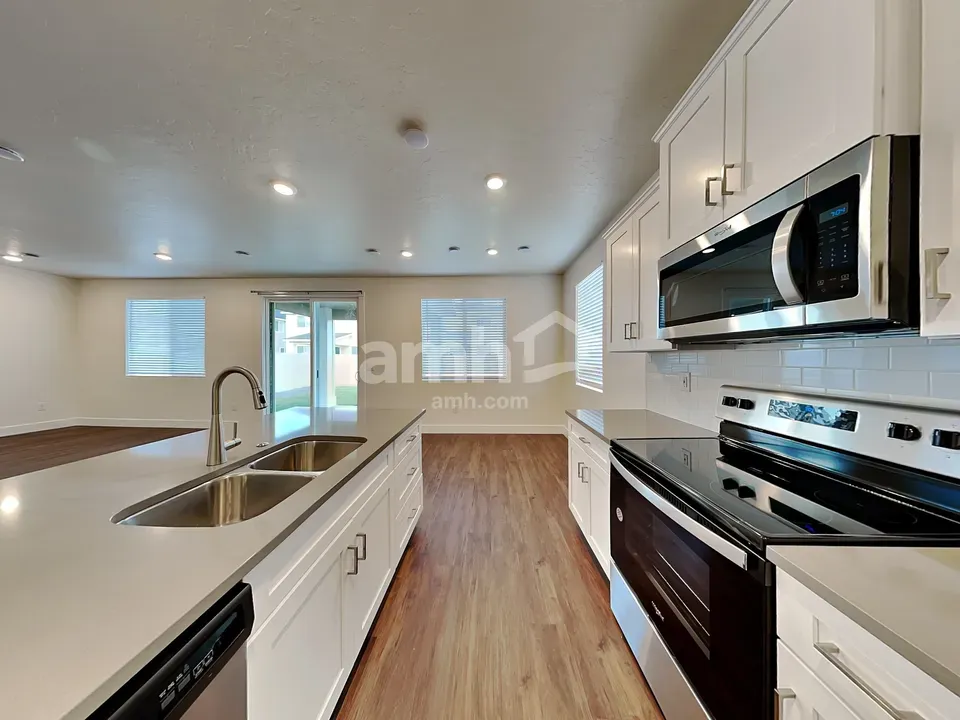 3 Bed 2 Bath Modern Contemporary Residence in Meridian, ID - 3