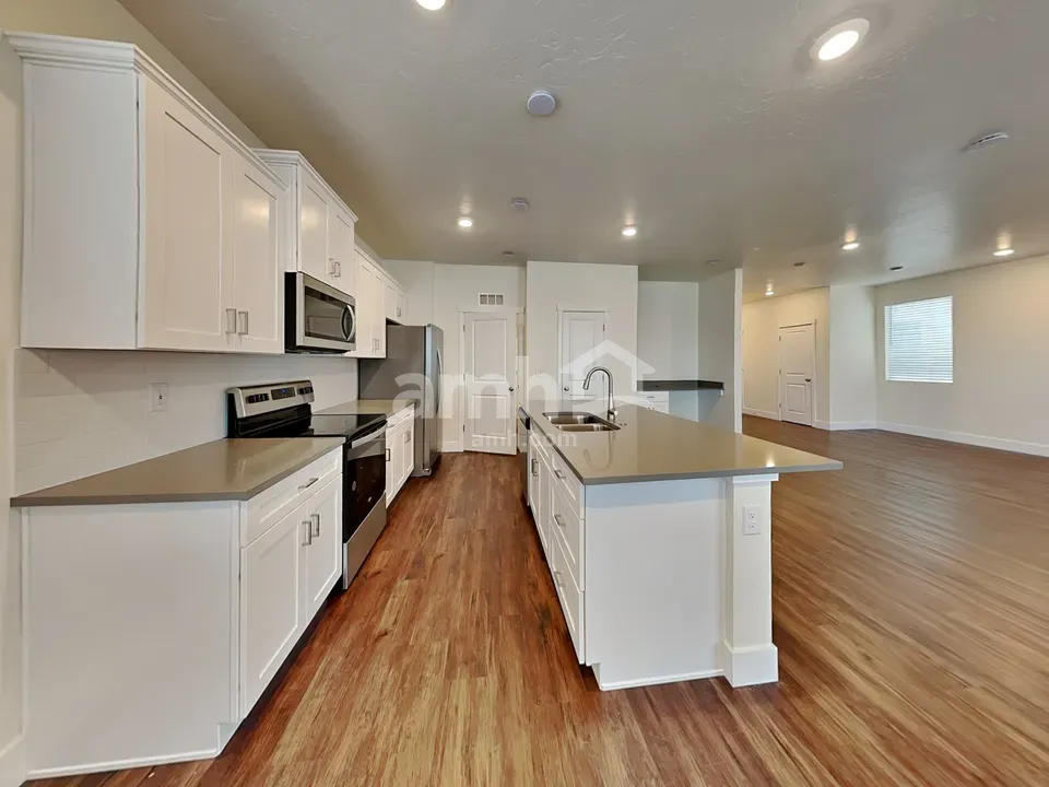 3 Bed 2 Bath Modern Contemporary Residence in Meridian, ID - 5