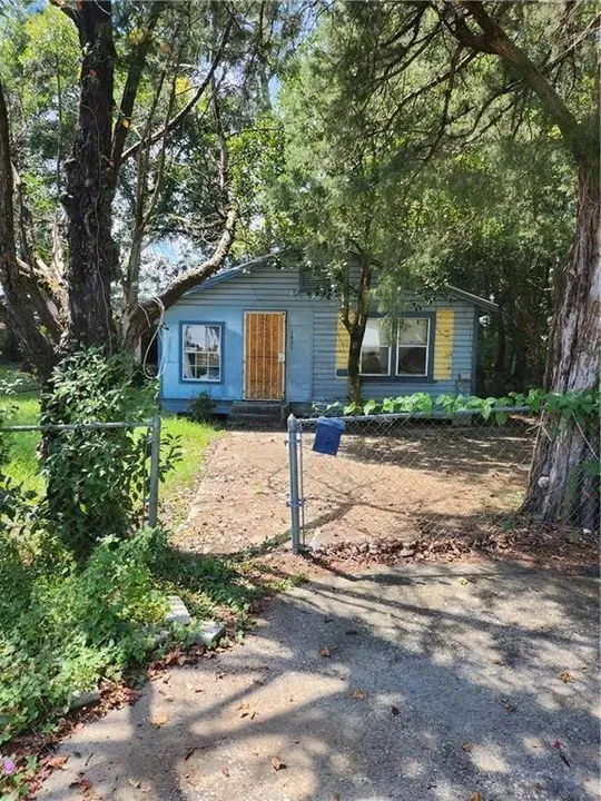 3 Bed 2 Bath Modern Contemporary Residence in Mobile, AL