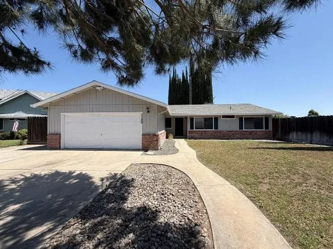 3 Bed 2 Bath Modern Contemporary Residence in Modesto, CA