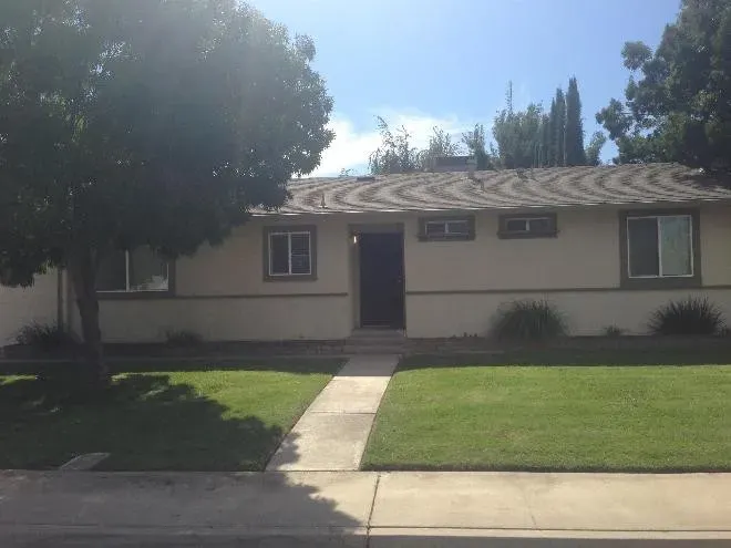 3 Bed 2 Bath Modern Contemporary Residence in Modesto, CA