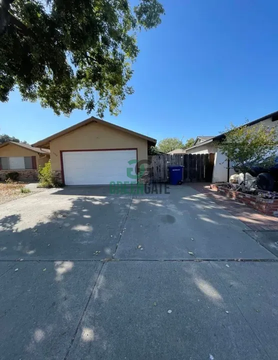3 Bed 2 Bath Modern Contemporary Residence in Modesto, CA