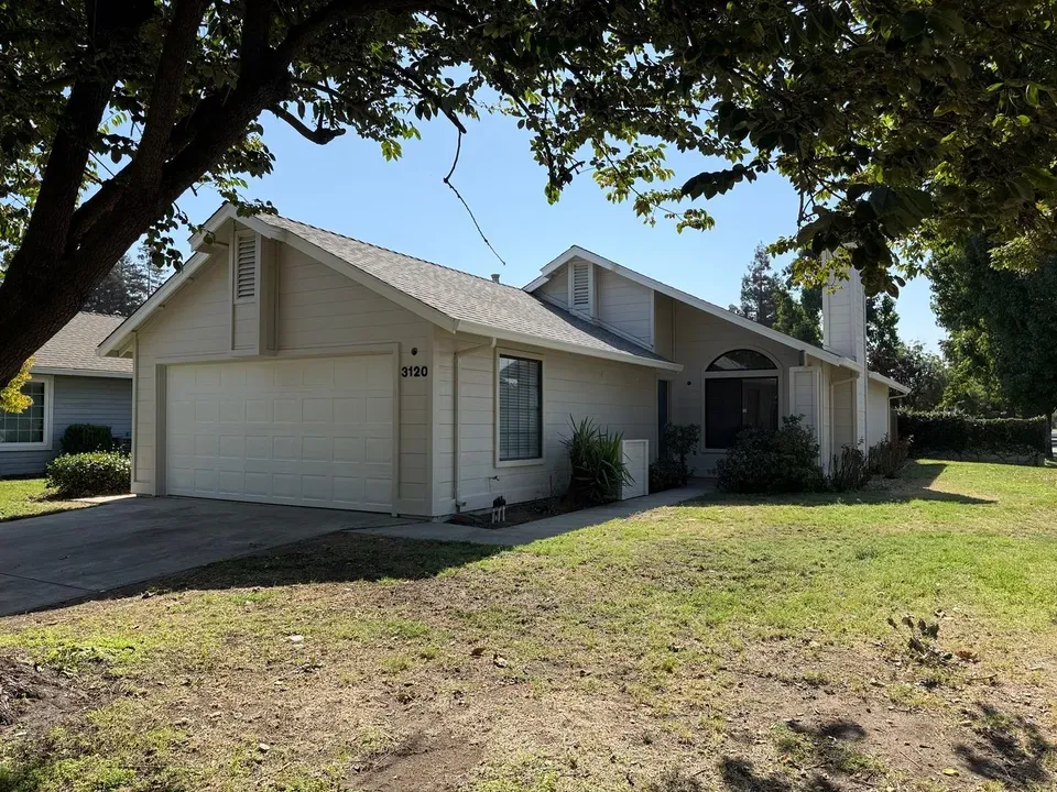 3 Bed 2 Bath Modern Contemporary Residence in Modesto, CA