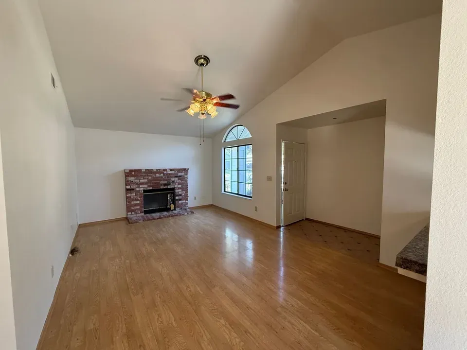 3 Bed 2 Bath Modern Contemporary Residence in Modesto, CA - 5