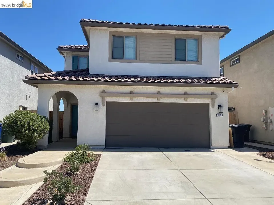 3 Bed 2 Bath Modern Contemporary Residence in Modesto, CA