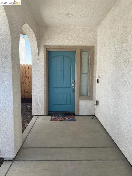 3 Bed 2 Bath Modern Contemporary Residence in Modesto, CA - 2