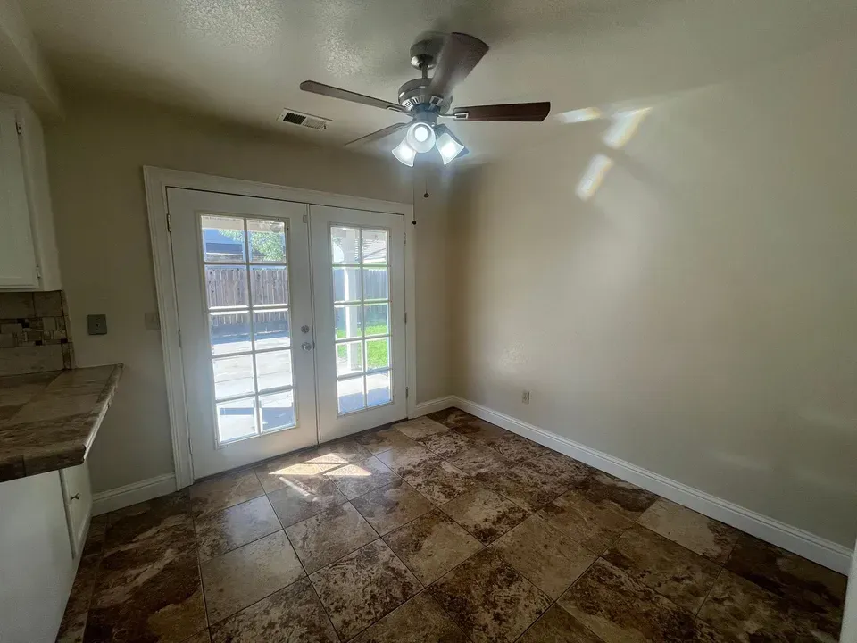 3 Bed 2 Bath Modern Contemporary Residence in Modesto, CA - 4