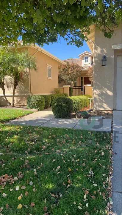 3 Bed 2 Bath Modern Contemporary Residence in Modesto, CA - 2