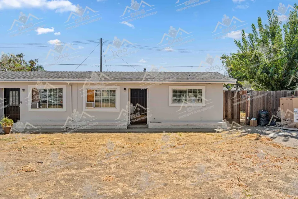 3 Bed 2 Bath Modern Contemporary Residence in Modesto, CA