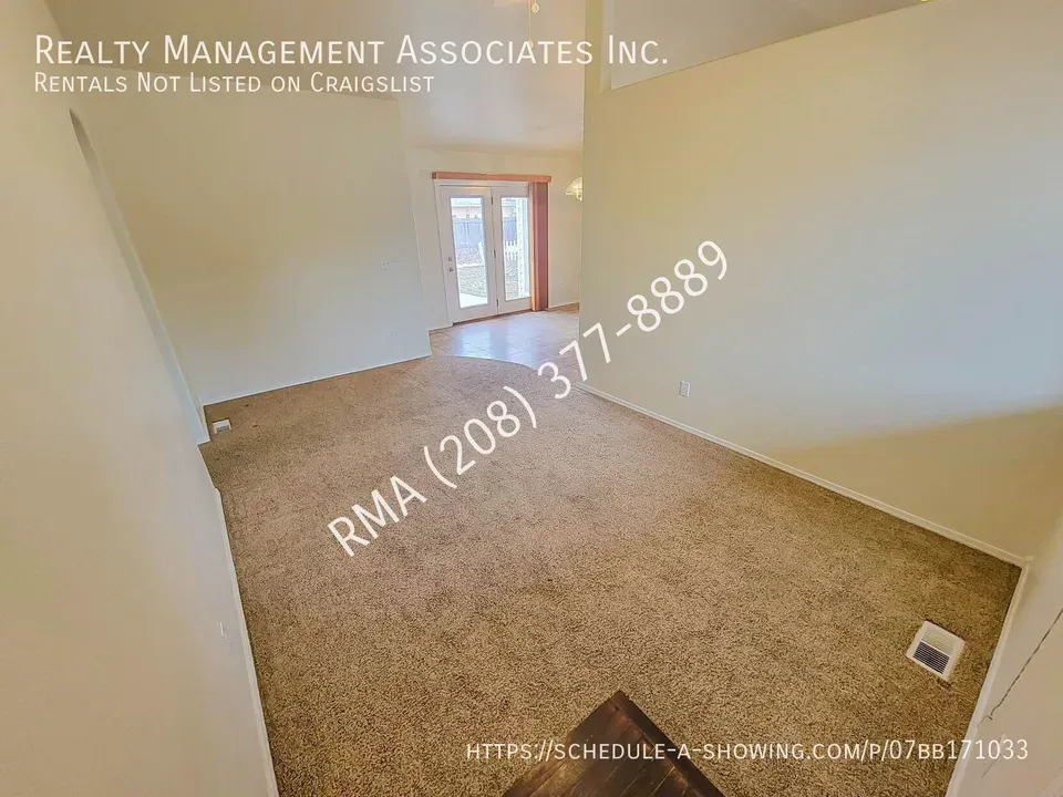 3 Bed 2 Bath Modern Contemporary Residence in Nampa, ID - 4