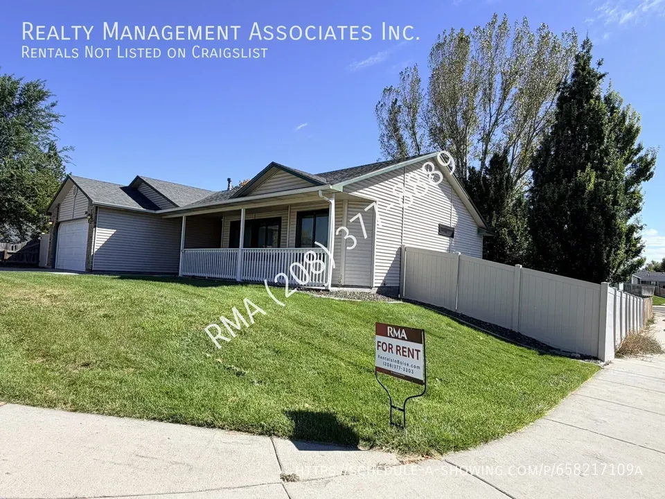 3 Bed 2 Bath Modern Contemporary Residence in Nampa, ID - 3