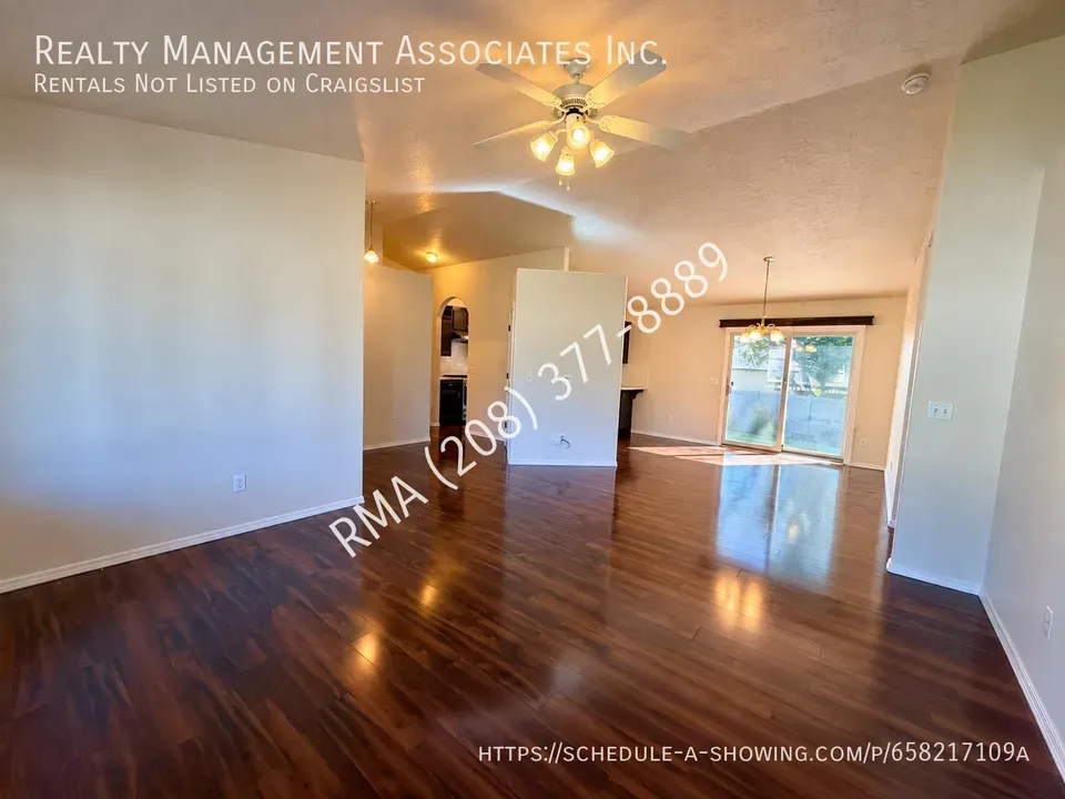 3 Bed 2 Bath Modern Contemporary Residence in Nampa, ID - 5