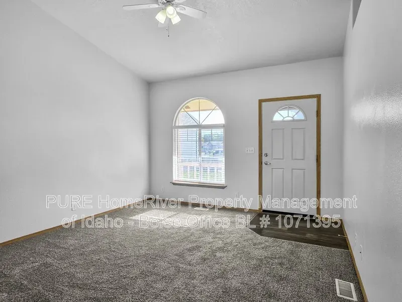 3 Bed 2 Bath Modern Contemporary Residence in Nampa, ID - 2