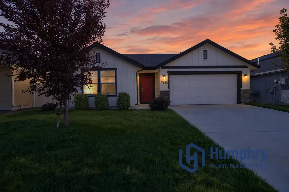 3 Bed 2 Bath Modern Contemporary Residence in Nampa, ID - 2