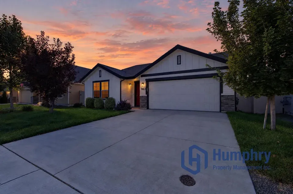 3 Bed 2 Bath Modern Contemporary Residence in Nampa, ID - 3