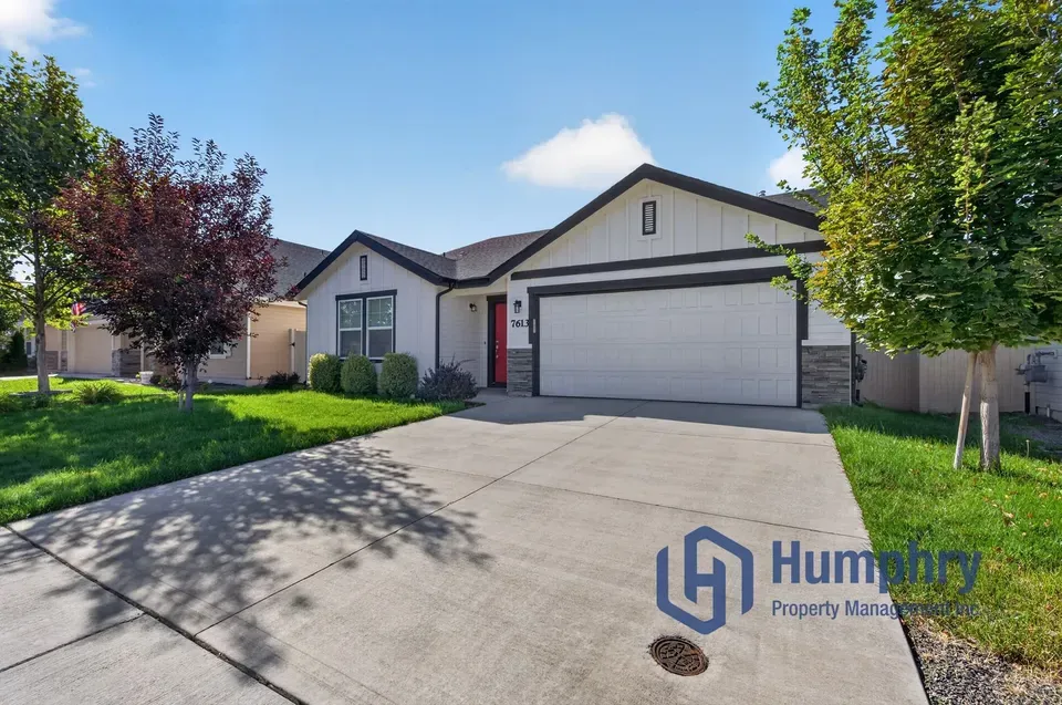 3 Bed 2 Bath Modern Contemporary Residence in Nampa, ID - 4