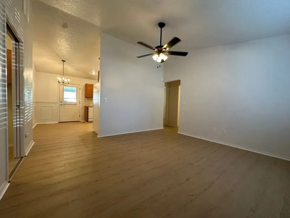 3 Bed 2 Bath Modern Contemporary Residence in Nampa, ID - 3