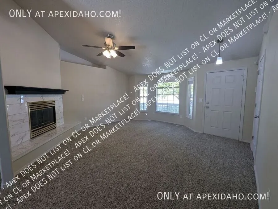 3 Bed 2 Bath Modern Contemporary Residence in Nampa, ID - 2