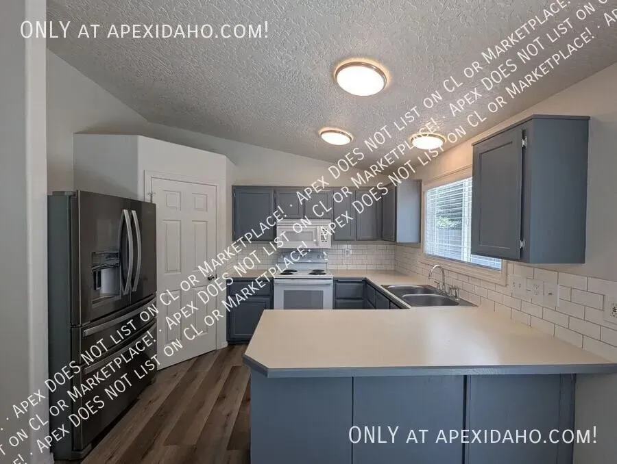 3 Bed 2 Bath Modern Contemporary Residence in Nampa, ID - 4