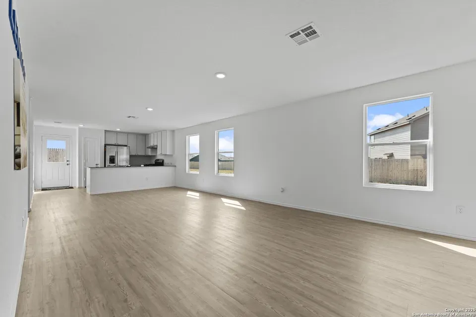3 Bed 2 Bath Modern Contemporary Residence in New Braunfels, TX - 4