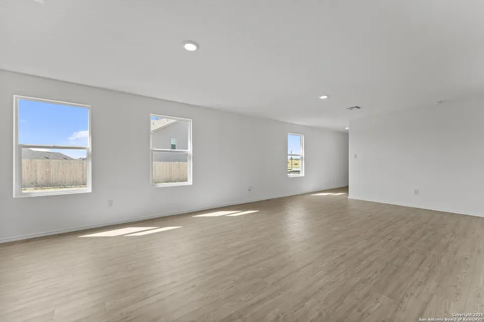 3 Bed 2 Bath Modern Contemporary Residence in New Braunfels, TX - 5